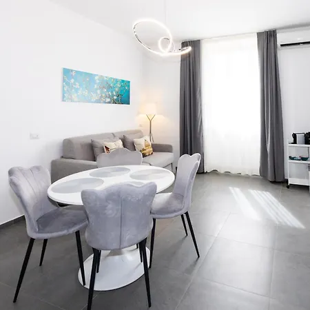 Travel House Апартаменты